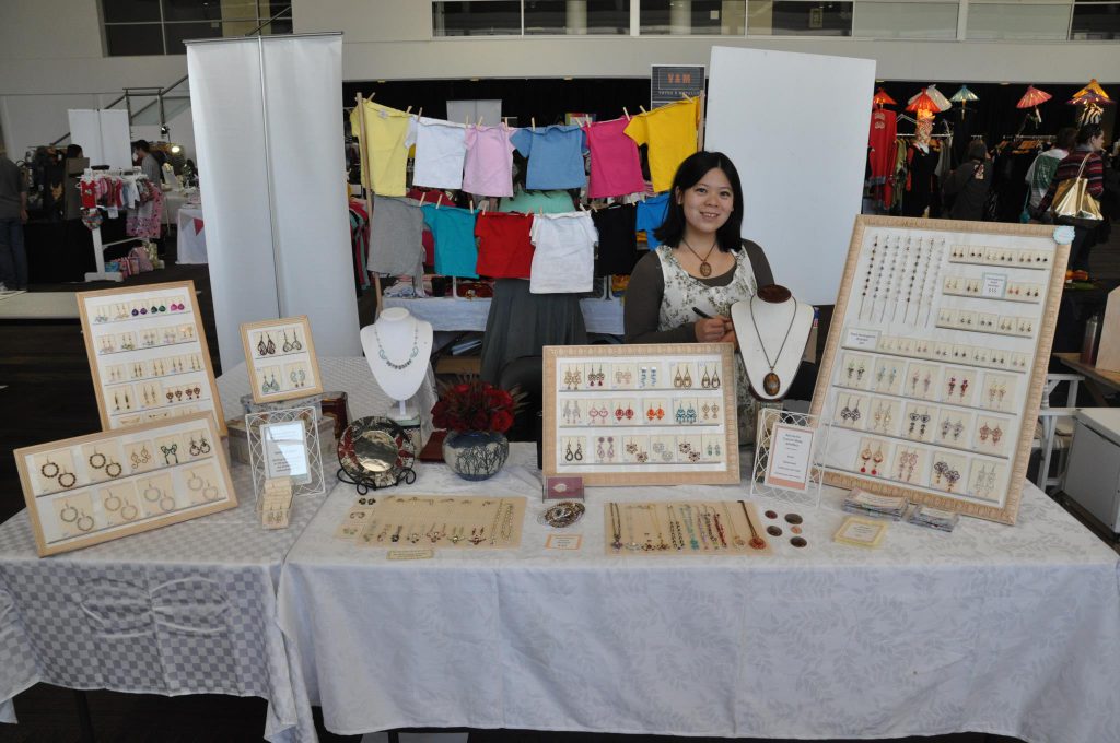 Fionna12_-_market_stall