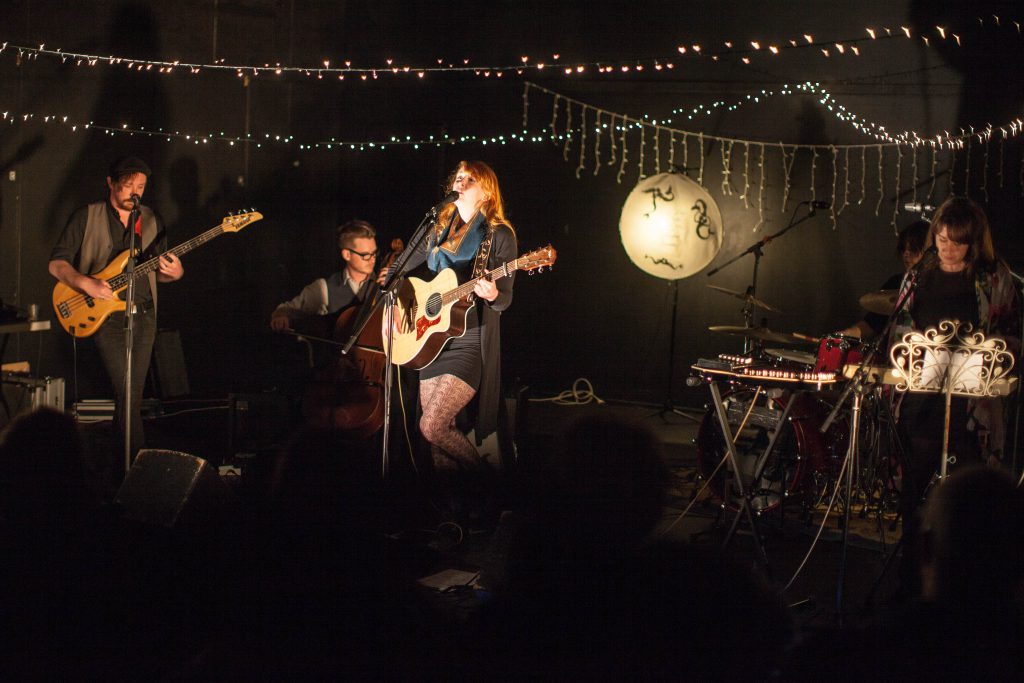 Julia_&_The_Deep_Sea_Sirens_performing_in_the_Ralph_Wilson_Theatre,_Gorman_Arts_Centre._Photo_by_Adam_Thomas,_2014.