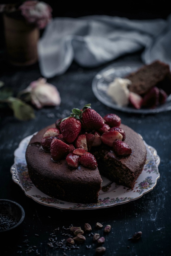 TheMacadames_AlmondCake_2