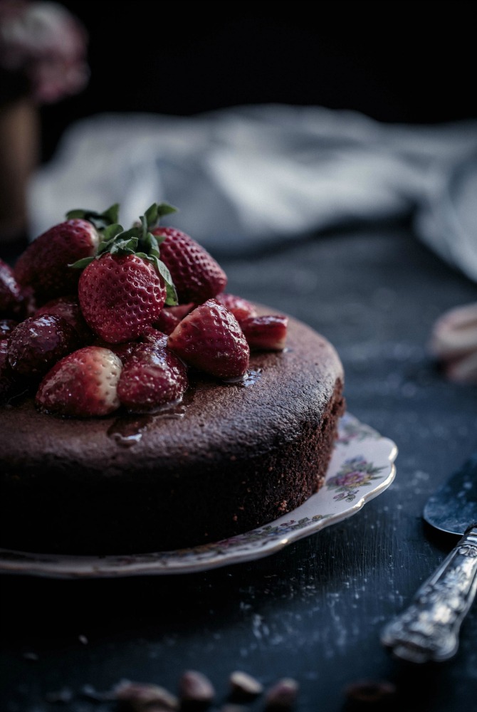 TheMacadames_AlmondCake_3