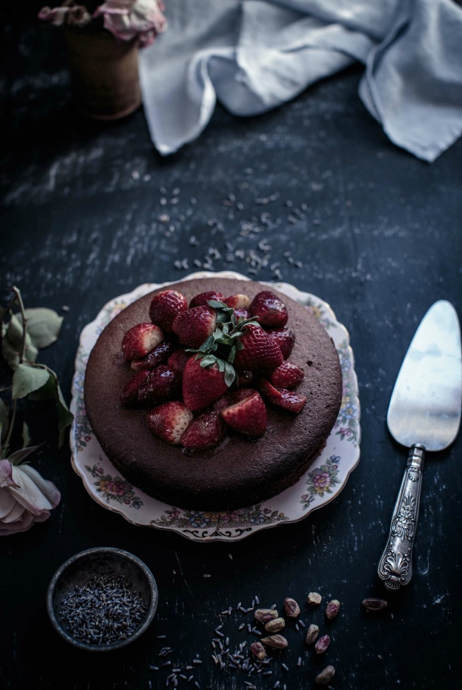 TheMacadames_AlmondCake_4