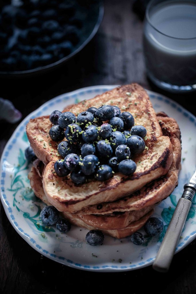 frangelico-french-toast-with-blueberries-and-vanilla-bean-creme-fraiche-anisa-sabet-the-macadames-19-14