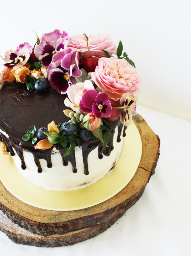 Cuppalini_Flower Crescent Cake
