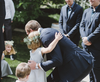 Alice and Johnny's relaxed backyard wedding 3