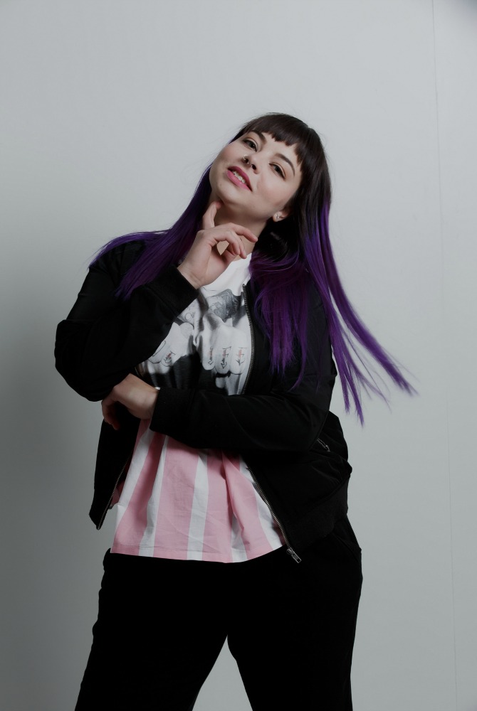 7942 Amy Ferreira; image by Art Atelier