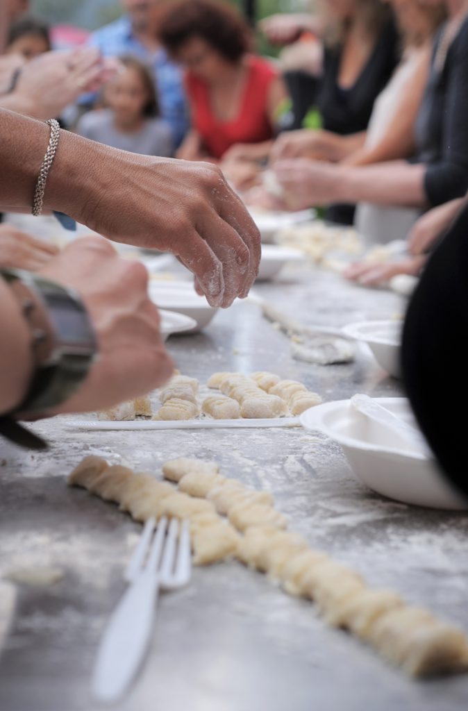 Gnocchi Rolling, Pizzini Wines