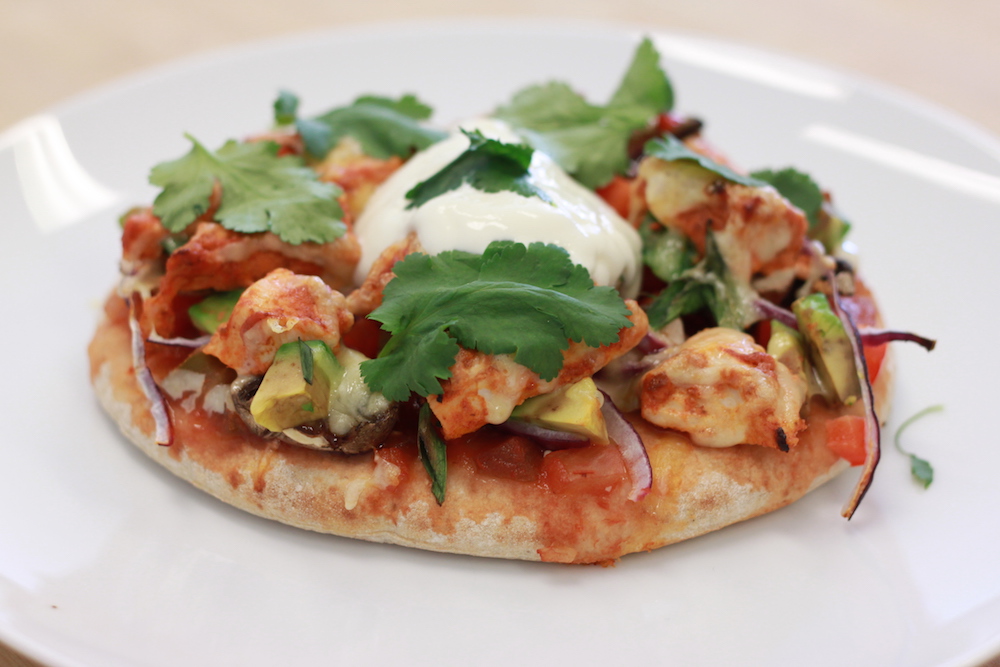 chicken, tandoori, pizza, mushrooms, avocado, vegetables, recipe