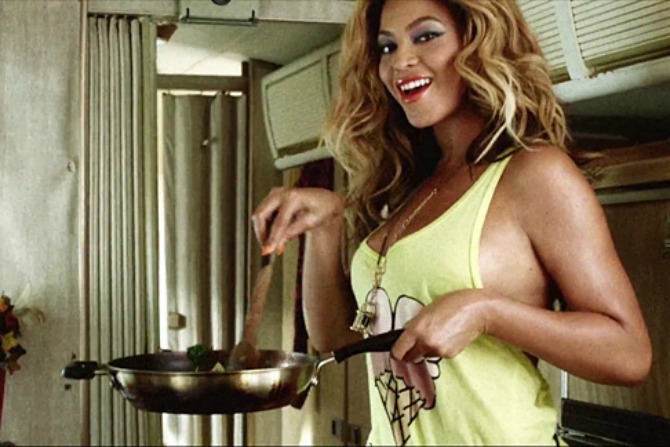 Kitchen Karaoke: Top 10 songs to get your cook on