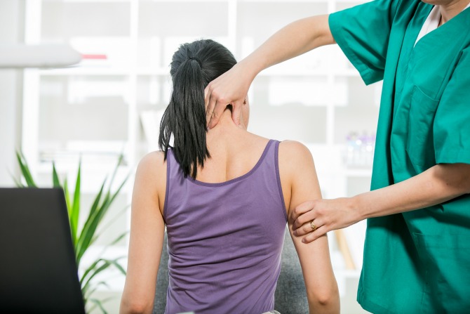 woman personal injury neck back physio.feature
