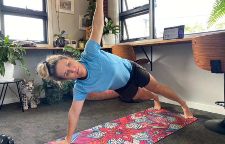 A quick 10 minute circuit that you can do in your cosy lounge room